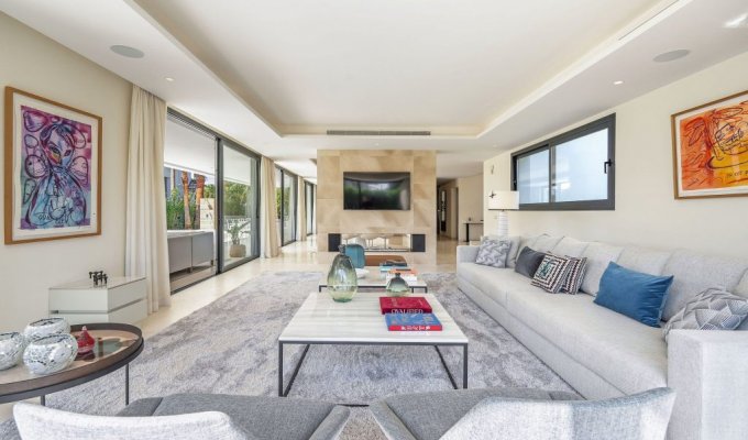 12 pers. luxury villa Puente Romano Marbella