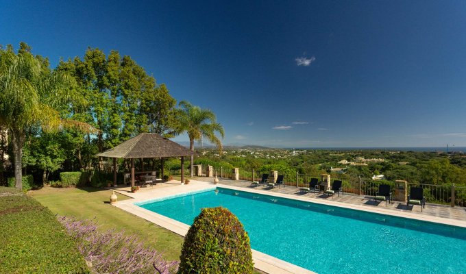 Panoramic pool