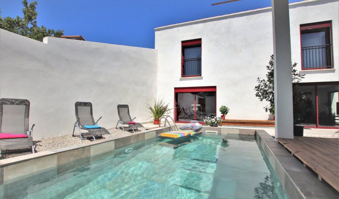 Salon de Provence Holiday Home Rental with private swimming pool