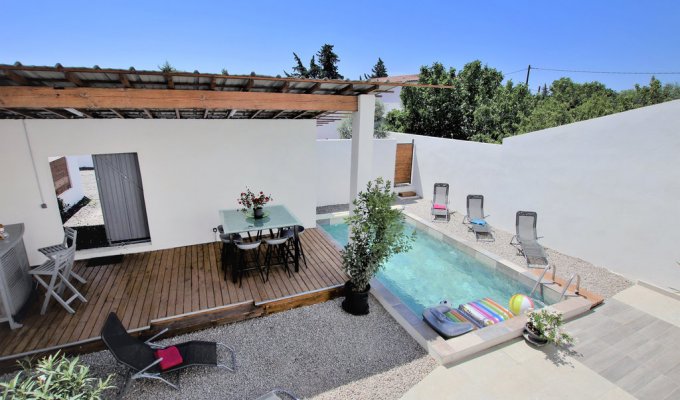 Salon de Provence Holiday Home Rental with private swimming pool