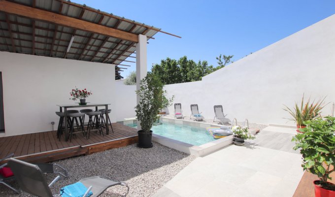 Salon de Provence Holiday Home Rental with private swimming pool