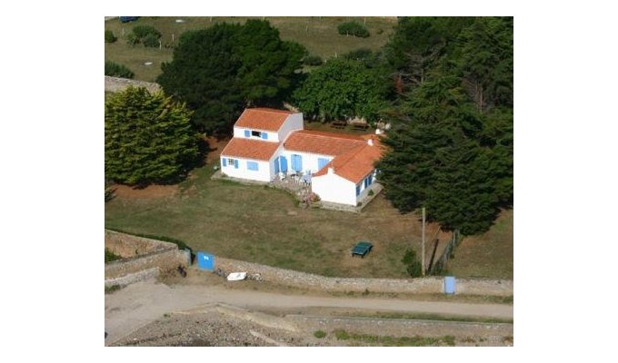 Vendée Holidays Home Rental Ile d'Yeu with direct access to the beach and a few steps from the port and shops