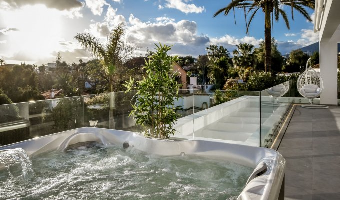 Outdoor jacuzzi