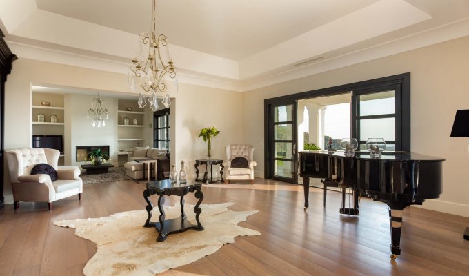 Living room with fire place