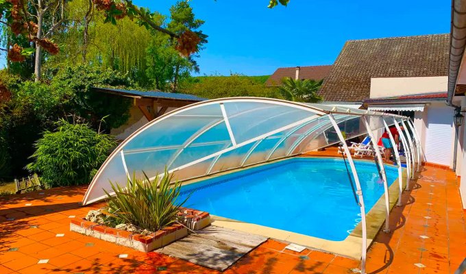 Holiday cottage rental heated pool spa near Epernay and Champagne 