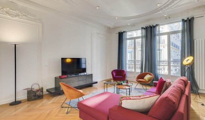 Paris Champs Elysees Luxury Apartment Rental with Sauna