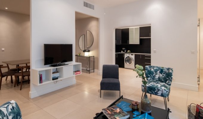 Paris Champs Elysees Luxury Apartment Rental near the Champs Elysees Avenue