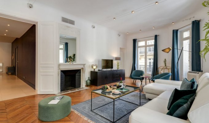 Paris Champs Elysees Luxury Apartment Rental 400m from the Champs Elysees Avenue