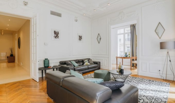 Paris Champs Elysees Luxury Apartment Rental 400m from the Champs Elysees Avenue