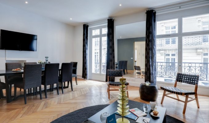 Paris Champs Elysees Luxury Apartment Rental for Corporate, Groups and Family Stay