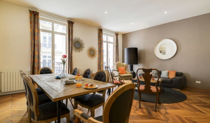 Paris Champs Elysees Luxury Apartment Rental 400m from the Champs Elysees Avenue