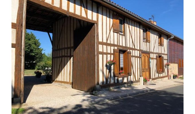 Champagne Holiday cottage rental located at the foot of Lac Du Der and activities