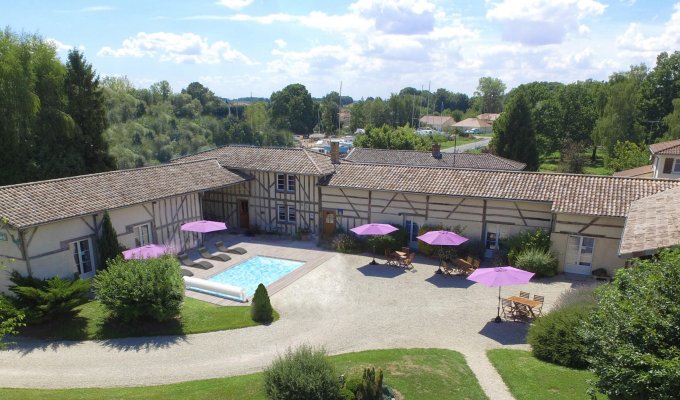 Champagne Holiday home rental with jacuzzi and private outdoor pool near Lac du Der