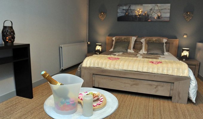  Calais holiday home rental in the heart of nature with private relaxation and well-being area