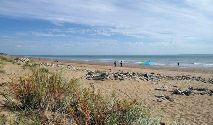 Vendee Holiday Home Rental La Tranche sur Mer with heated pool near beaches and surf spots