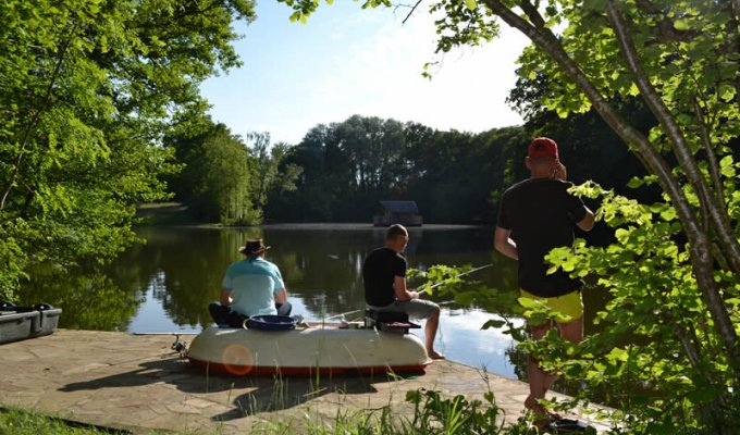 Pays de la Loire Holiday Home Rental  on the edge of a lake