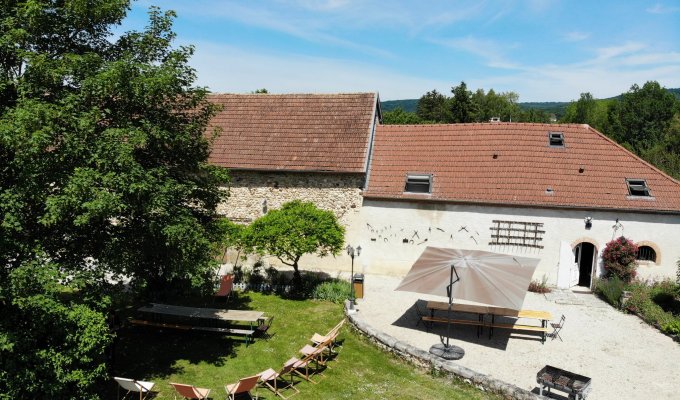 Champagne holiday home rental between Epernay and Reims vineyard private tennis court