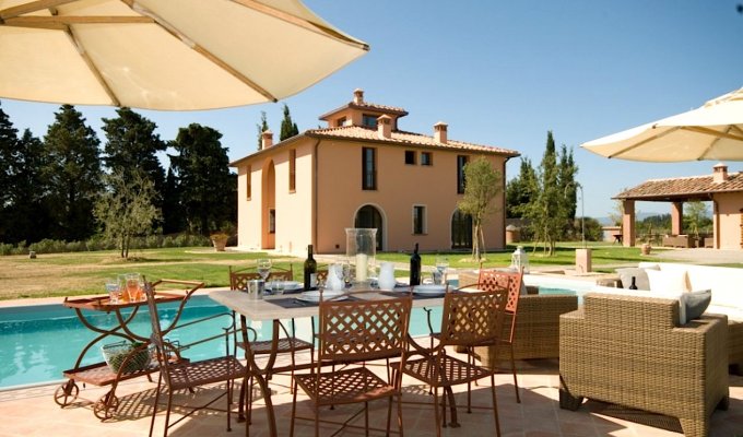 San Gimignano HOLIDAY RENTALS - ITALY TUSCANY - Luxury Villa Vacation Rentals with private pool in the Tuscan Countryside
