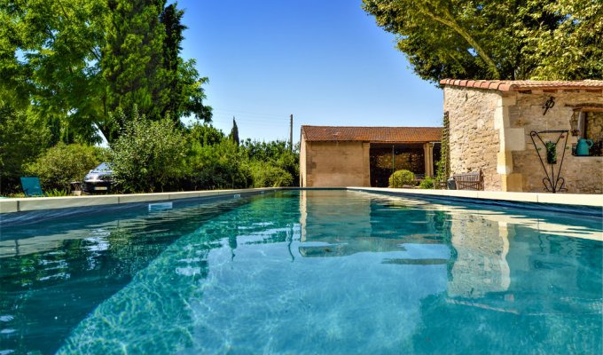 Tarascon luxury villa rental with swimming pool