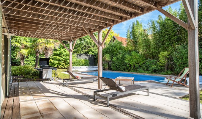 Arcachon villa rental pool