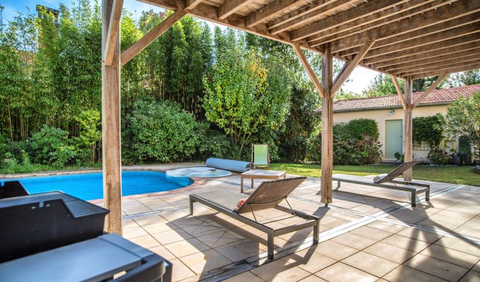 Arcachon villa rental pool