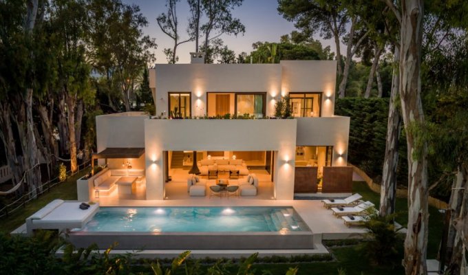 10 guest luxury villa Marbella Los Monteros