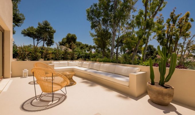 10 guest luxury villa Marbella Los Monteros