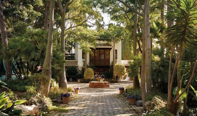 Sumptuous property entrance