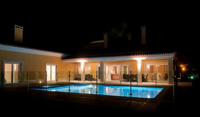 Aroeira Villa Holiday Rental on Golf course with private pool and games room, Lisbon Coast