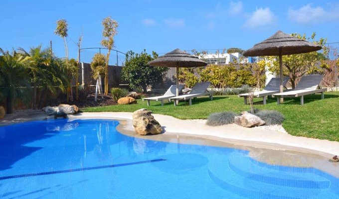 Cascais Villa Holiday Rental with private pool and close to the beach, Lisbon Coast