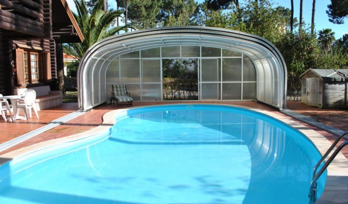 Aroeira Villa Holiday Rental with private pool and jacuzzi close to the beach, Lisbon Coast