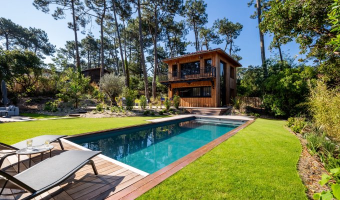 7-bedroom Cap Ferret luxury villa rental on the Arcachon Bay with heated private pool