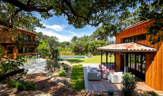 7-bedroom Cap Ferret luxury villa rental on the Arcachon Bay with heated private pool