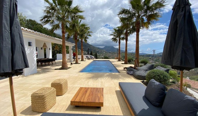 chill out area and secluded pool
