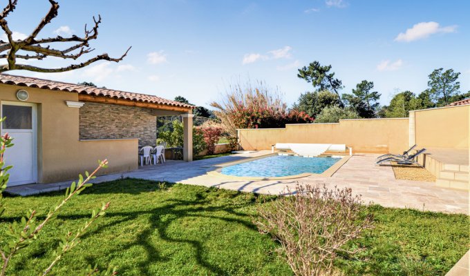 Villa Mornas with Pool