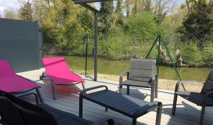 Troyes Holiday home rental in Champagne on the edge of a quiet river 10 min from Troyes, 30 min from Nigloland