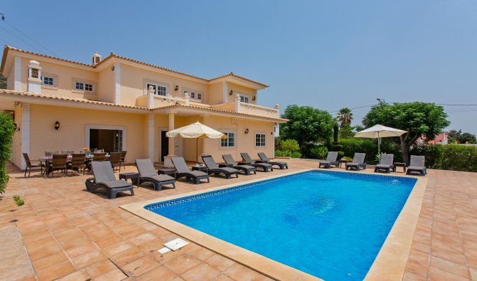 Algarve Villa Holiday Rental Vilamoura with private heated pool and close to beaches