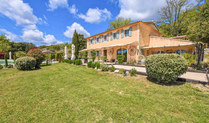 Luxury Villa in Murs Luberon with pool