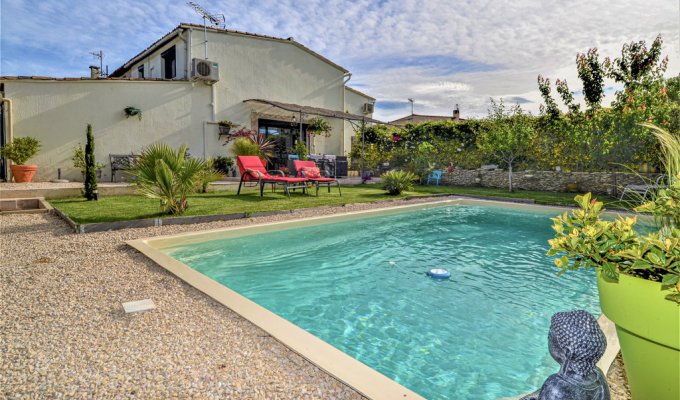 Avignon Provence Villa rental with private swimming pool