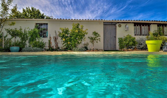 Avignon Provence Villa rental with private swimming pool