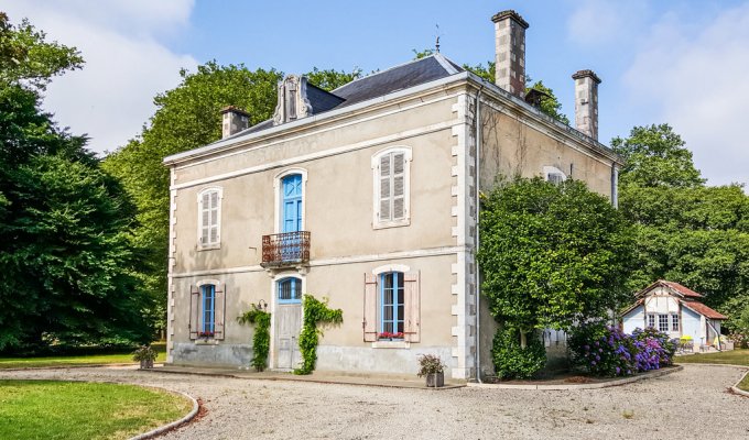 Landes holiday house rental pool