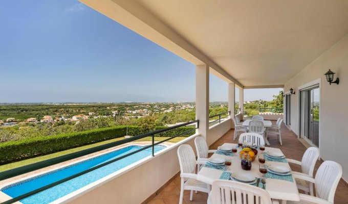 Algarve Villa Holiday Rental Vilamoura with private pool, near golf courses and beaches