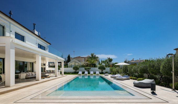 12 guest luxury villa Marbella