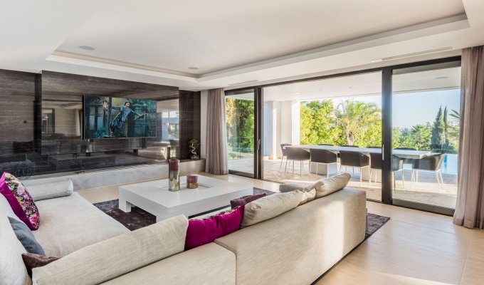 12 guest luxury villa Marbella 