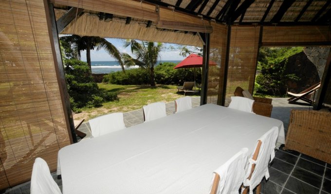 Beach Front Mauritius Villa Poste Lafayette with staff & pool