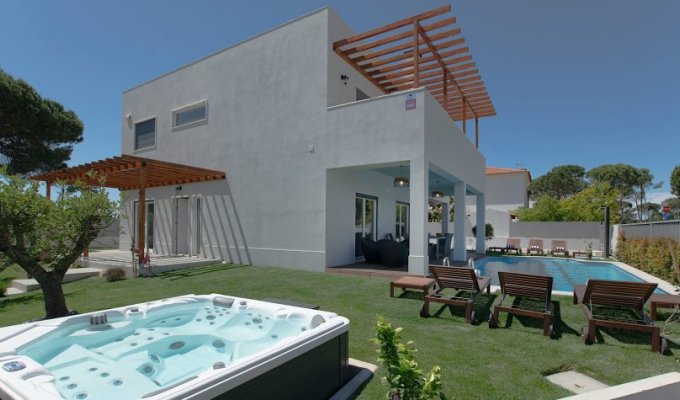 Sesimbra Villa Holiday Rental  with private pool and jacuzzi, Lisbon Coast