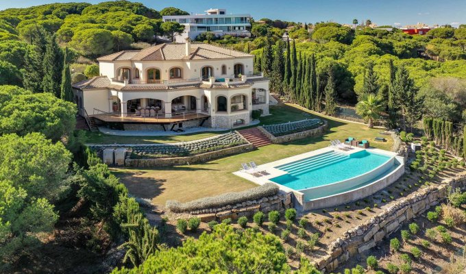 Villa on a hill with a 17m pool