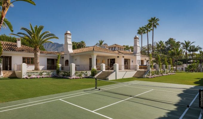 16 guest luxury villa Marbella
