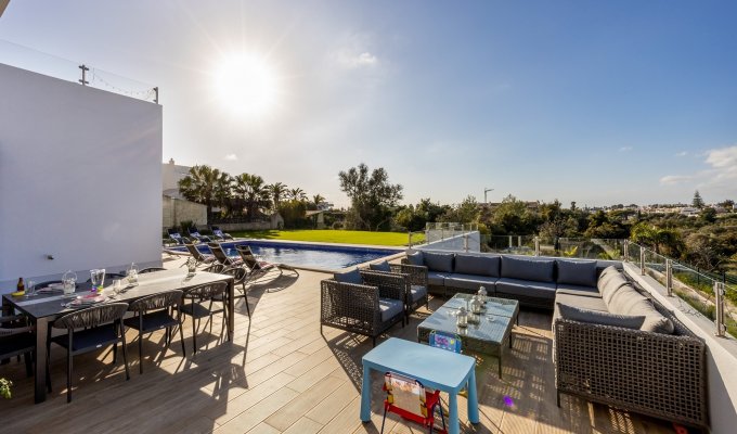 Algarve Luxury Villa Holiday Rental Carvoeiro with heated pool and is 1km from the beach