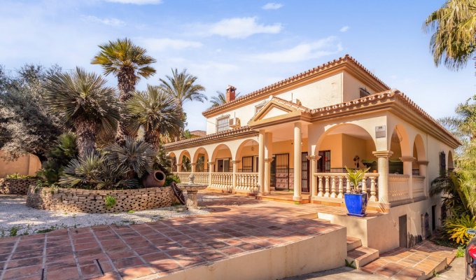 10 guest luxury villa Malaga Alhaurin T.